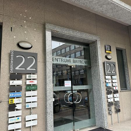Kawalerki Basi Przy Dabrowskiego 22 Katovice Exteriér fotografie
